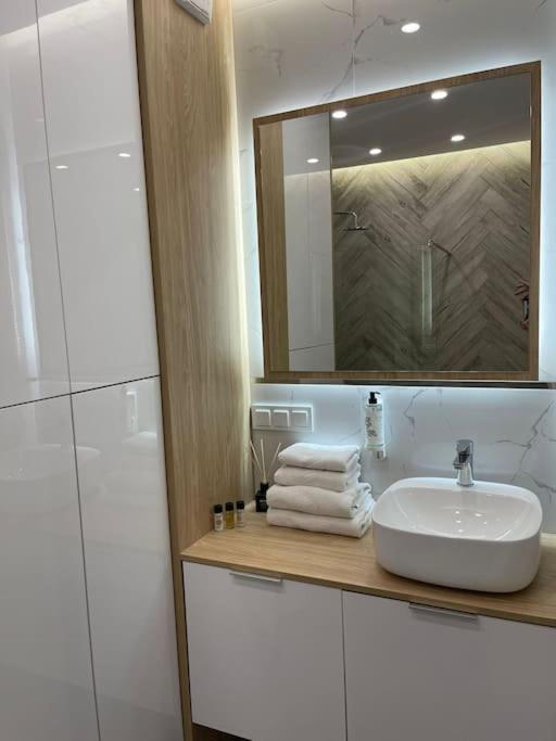 Forum Wola Fine Apartment Warsawa Bagian luar foto