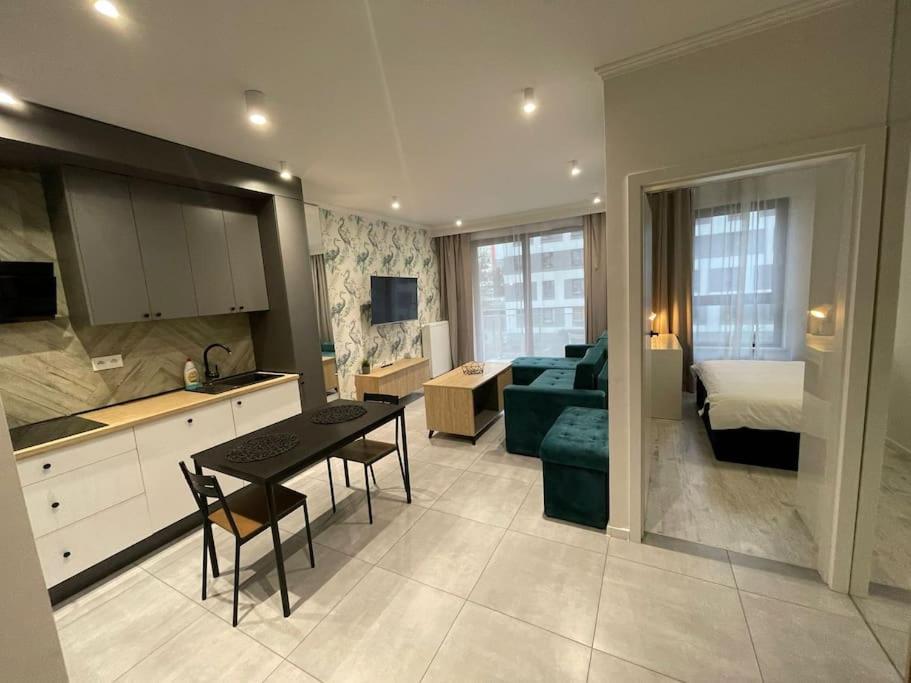 Forum Wola Fine Apartment Warsawa Bagian luar foto